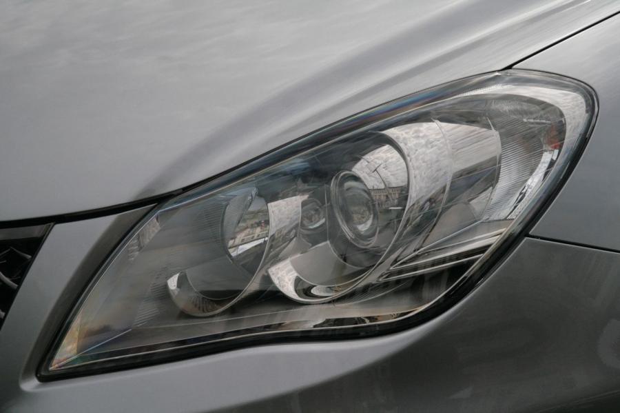 Suzuki Kizashi 2010 года  (фото 3 из 136)